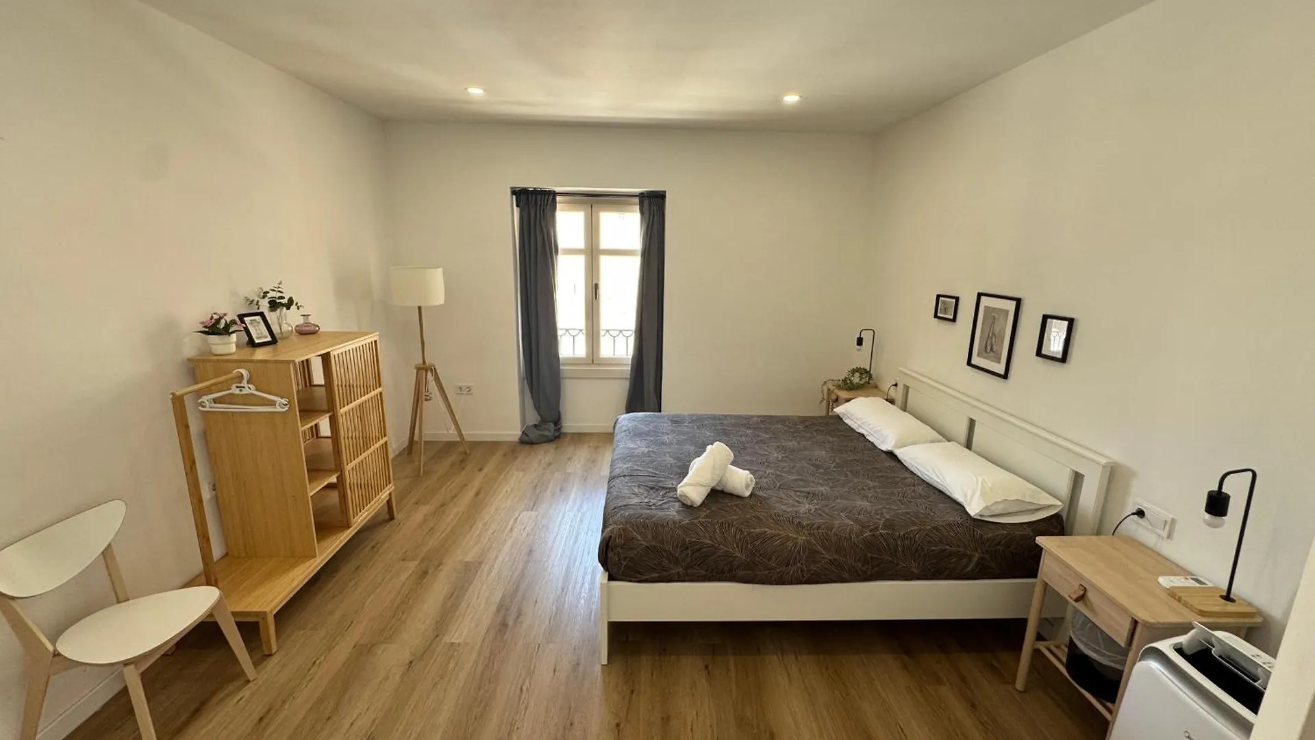 אכסניה מאלגה Suites Larios
