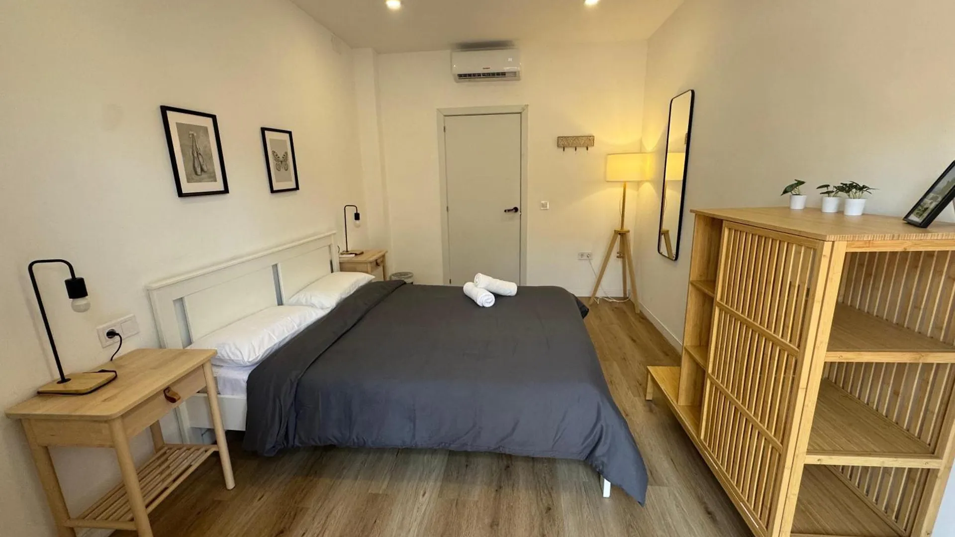 אכסניה מאלגה Suites Larios