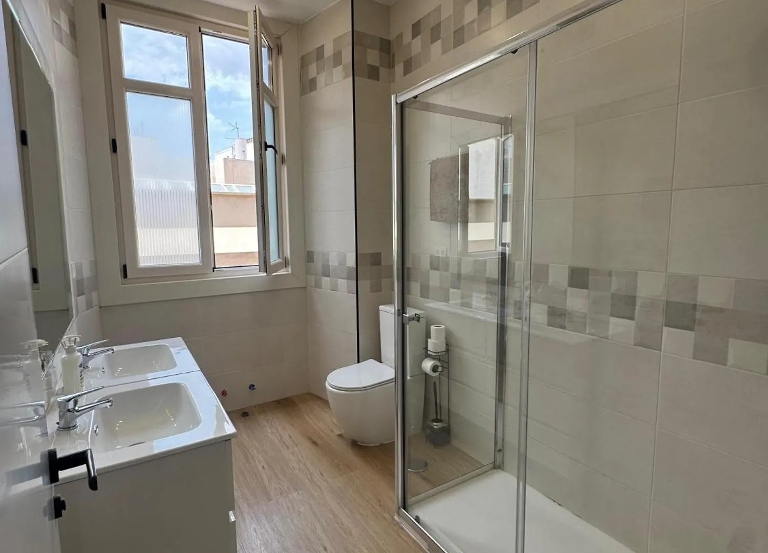 Suites Larios Malaga Hostel